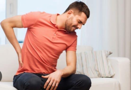 أسباب وأعراض الناسور العصعصي وطرق الوقاية