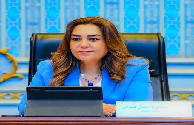 وزيرة التنمية المحلية والبيئة تتابع بدء توريد وزراعة 4800 شجرة لمحافظة السويس