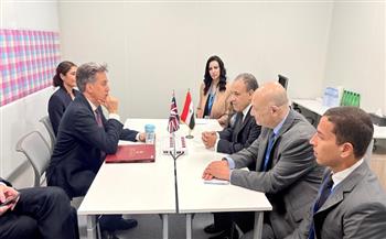 وزير الخارجية ونظيره البريطاني يبحثان التطورات الإقليمية الراهنة