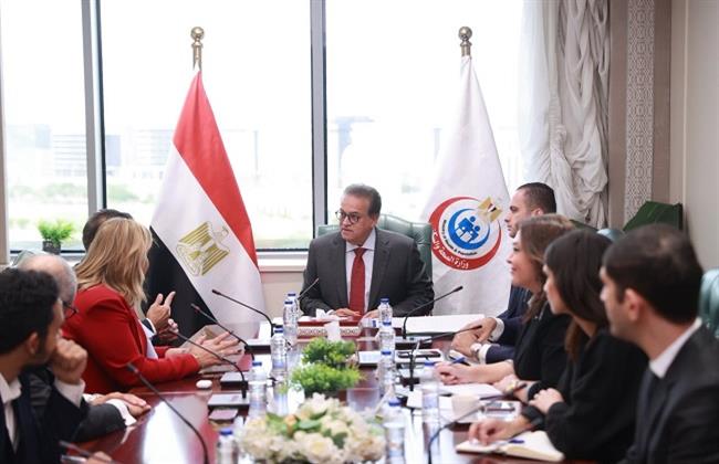 وزير الصحة يبحث مع رئيس اتحاد المستشفيات العربية سبل تعزيز التعاون وتطوير الخدمات الصحية
