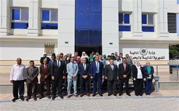 محافظ البحر الأحمر يتفقد المديرية المالية ويبحث تطوير منظومة العمل المالي وتعزيز الانضباط بالمحافظة