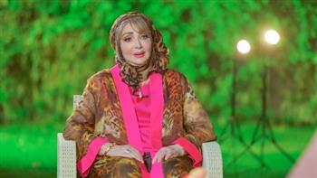 «ملابس الإحرام اتزحلقت منه».. شهيرة تكشف ما حدث لأحمد زكي أمام الكعبة 