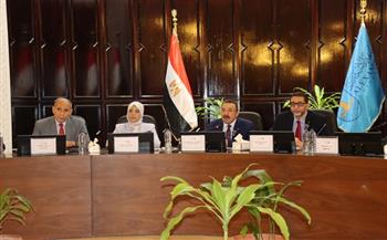 رئيس جامعة الإسكندرية: المرحلة الراهنة تتطلب توسيع دائرة الحوار حول القضايا الاقتصادية