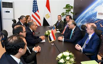 وزير الخارجية يؤكد لكبير مستشاري الرئيس الأمريكي الحرص على مواصلة تعزيز علاقات البلدين