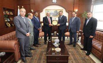 محافظ البحر الأحمر ورئيس جامعة الأزهر يبحثان تعزيز التعاون المشترك في عدد من المجالات