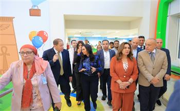 وزيرتا التضامن والتنمية المحلية تفتتحان وحدة جهاز السيكلوترون بمستشفيات شفاء الأورمان بالأقصر
