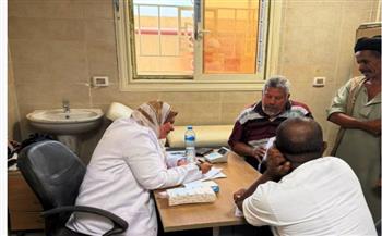 محافظ أسوان: إيفاد قافلتين طبيتين شهريًا لتوفير خدمات طب الأسرة والتطعيمات لأهالي قرية وادي العلاقي