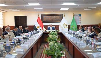 وزير التموين يوجه بتأمين مخزون آمن من السلع الأساسية وتعزيز الرقابة على الأقماح