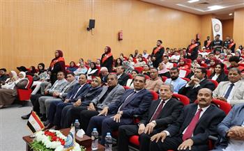 محافظ البحر الأحمر يشهد حفل استقبال الطلاب الجدد بجامعة الغردقة 
