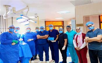 التعليم العالي: نجاح جراحة التحفيز العميق للمخ لشاب يعاني اضطرابات حركية شديدة بجامعة أسيوط