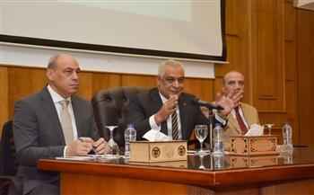 في إطار الاحتفالات بانتصارات أكتوبر.. "جمبلاط" يتابع انتظام العمل بشركة "أبو زعبل للصناعات المتخصصة"
