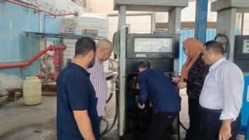 استمرار جهود إدارة الأزمات في تطهير غرف تصريف مياه الأمطار بمدينة العريش استعدادًا لموسم الشتاء