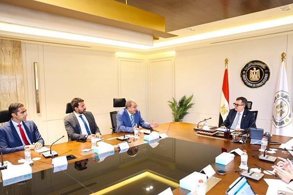 وزير التخطيط يبحث مع جامعة «إسلسكا» تجديد الشراكة لتطوير قدرات ومهارات الكوادر الحكومية