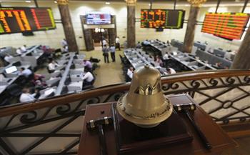 خبراء اقتصاديون: تفاؤل بالبورصة المصرية بدعم من التقارير الدولية الإيجابية والطروحات الجديدة
