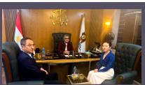محافظ الوادي الجديد تبحث دعم القطاعين التعليمي والصحي مع وفد شركة (CSCEC) الصينية    