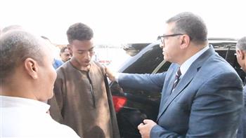 محافظ قنا: إحالة المسئولين عن إدارة السوق الحضاري ومجلس نجع حمادي للتحقيق للتقصير في عملهم
