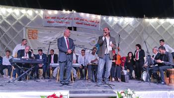 عروض فنية وشعر واكتشاف مواهب في قافلة قصور الثقافة بالدير المحرق بأسيوط
