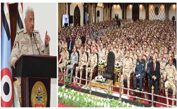 وزير الدفاع يلتقى بعدد من قادة وضباط القوات المسلحة