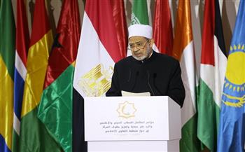 شيخ الأزهر: شريعة الإسلام حررت المرأة المسلمة من أغلال وقيود كبلتها بها ثقافات جاهلية عاتية