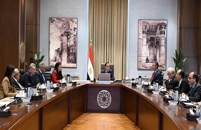 رئيس الوزراء يتابع خطط إعادة الهيكلة وتطوير الأداء المالي لهيئة السلع التموينية