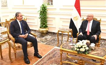 رئيس مجلس النواب يستقبل نقيب الإعلاميين