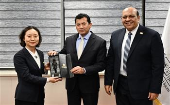 وزير الرياضة يستقبل سكرتير الاتحاد الدولي للوشو كونغ فو لاستضافة البطولات 