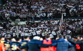 الكونفدرالية الأفريقية.. جمهور الزمالك يحتفل مع الفريق بعد الفوز على المصري