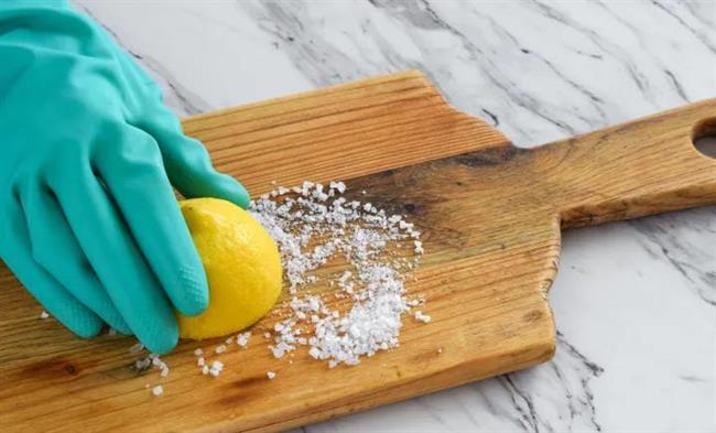 للتخلص من روائح ألواح التقطيع الكريهة.. اتبعي تلك الطرق