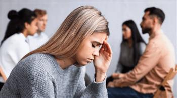 تعرف على الأعراض النفسية والجسدية للرهاب الاجتماعى