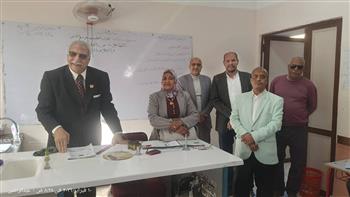 مدير تعليم البحر الأحمر يكرم المتميزين ويتفقد رياض الأطفال بمدارس الغردقة