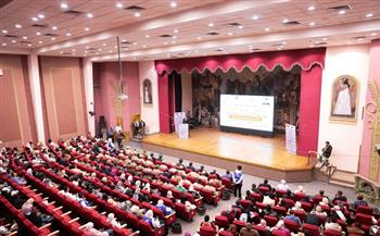 محافظ أسوان: نعمل على إعداد جيل قيادي واعى قادر على استكمال مسيرة الجمهورية الجديدة