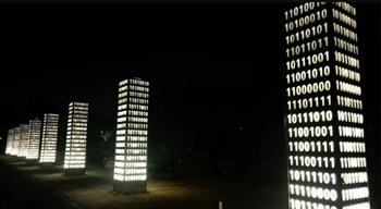 لا يعتمد على الإلكترونيات.. ابتكار حاسوب يحل الحسابات المعقدة بالضوء  