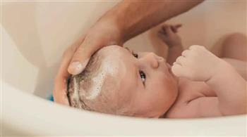 أمريكي ينسى طفله الرضيع في حوض الاستحمام.. نهاية كارثية