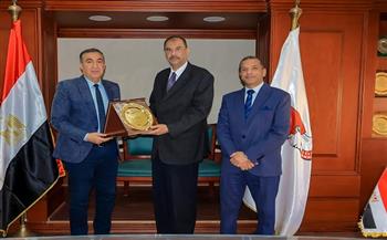 محافظ سوهاج يستقبل رئيس الهيئة العامة للخدمات البيطرية لمتابعة جاهزية مركز التلقيح الصناعي بطهطا