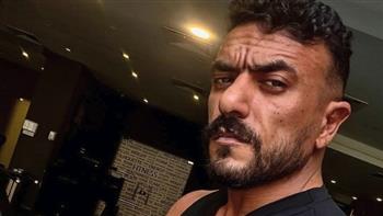 أحمد العوضي يستعرض لياقته البدنية من كواليس مسلسله «علي كلاي»