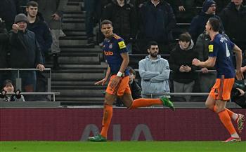 الدوري الإنجليزي.. نيوكاسل يونايتد يتغلب على توتنهام بثنائية 