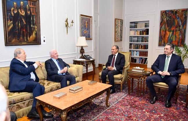 وزير الخارجية يستقبل رئيس المجلس الوطني الفلسطيني وأمين سر منظمة التحرير