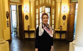 إيمان عنان: الكتاب الورقي مازال يحتفظ بجمهوره رغم السوشيال ميديا| خاص