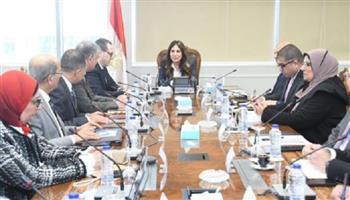 وزيرة الإسكان تعقد أول اجتماع لها لمتابعة مشروعات "حياة كريمة" بعد أداء اليمين الدستورية