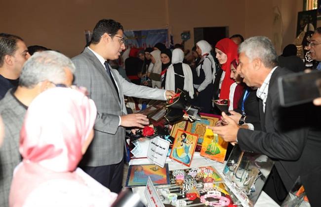 نائب محافظ الدقهلية يفتتح معرض منتجات طلاب التعليم الفني 