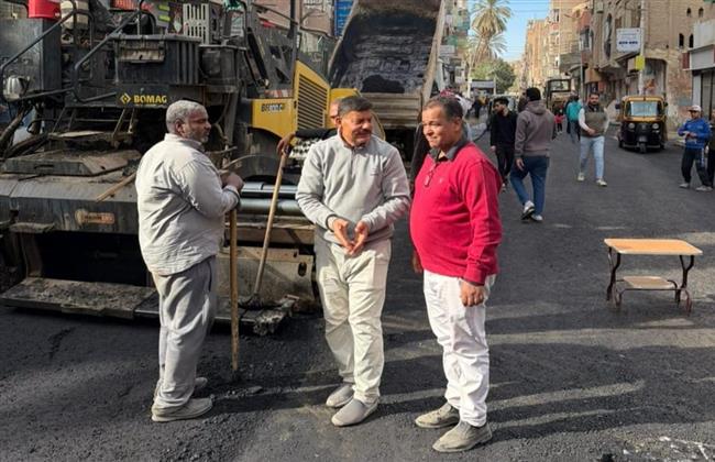 محافظ سوهاج يتابع أعمال رصف الطرق ورفع كفاءة الشوارع بمركز المراغة