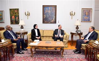 وزير الخارجية يلتقي نواب الوزير ويؤكد تكامل الأدوار لدعم أولويات السياسة الخارجية المصرية