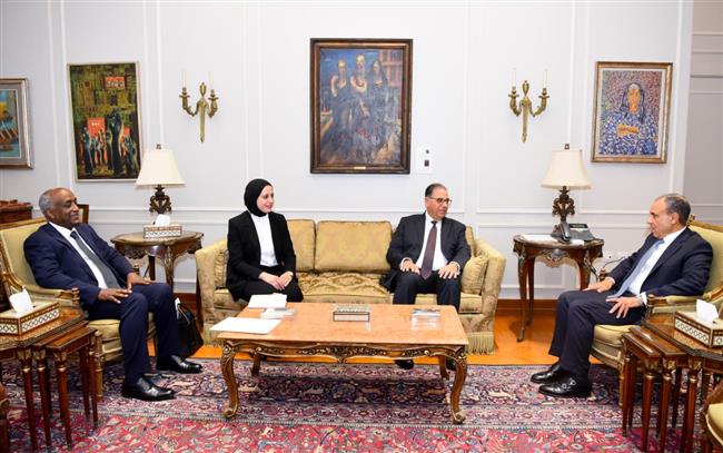 وزير الخارجية يلتقي نواب الوزير ويؤكد تكامل الأدوار لدعم أولويات السياسة الخارجية المصرية