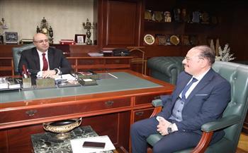 محافظ بني سويف يناقش جهود أجهزة وإدارات مديرية الزراعة في ملفات المحاصيل الاستراتيجية والإرشاد