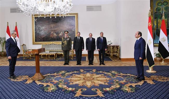 وزير المجالس النيابية يستهل مهام عمله بتوجيه الشكر للقيادة السياسية.. ويؤكد أهمية التعاون مع البرلمان