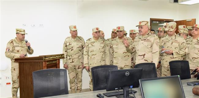 رئيس أركان القوات المسلحة يتابع سير العملية التعليمية والبرامج التدريبية بالأكاديمية العسكرية