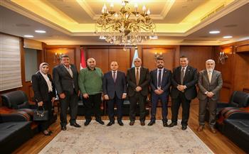 محافظ كفرالشيخ يناقش ملفات خدمية وتنموية أعضاء مجلسي النواب والشيوخ