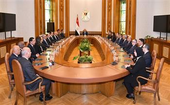 الرئيس السيسي يجتمع مع الوزراء الجدد عقب أداء اليمين الدستورية