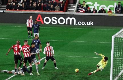 الدوري الإنجليزي.. شوط أول سلبي بين أرسنال وبرينتفورد