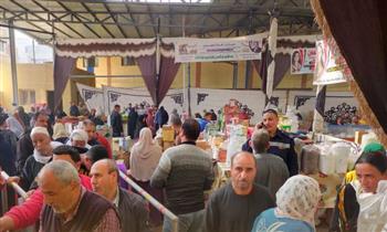 من «السكر والزيت والمكسرات» إلى «اللحوم والدواجن والأسماك»..  خيرات رمضان..  «حاضـــــــــرة»